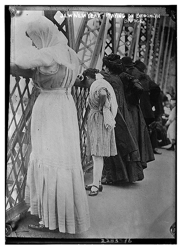 Flickr LOC: Praying on the Brooklyn Bridge